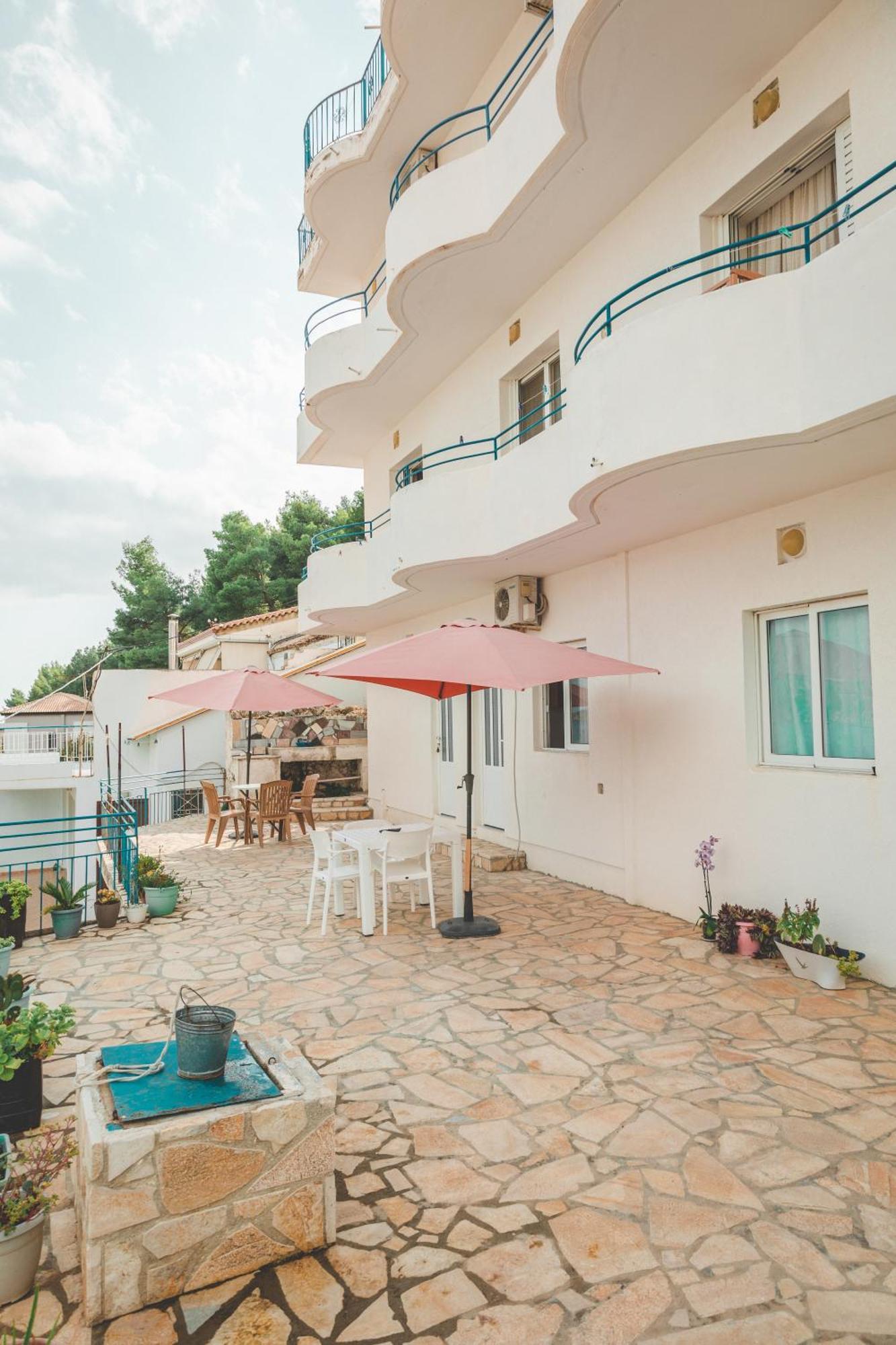Beachfront Apartment Himarë Exterior foto